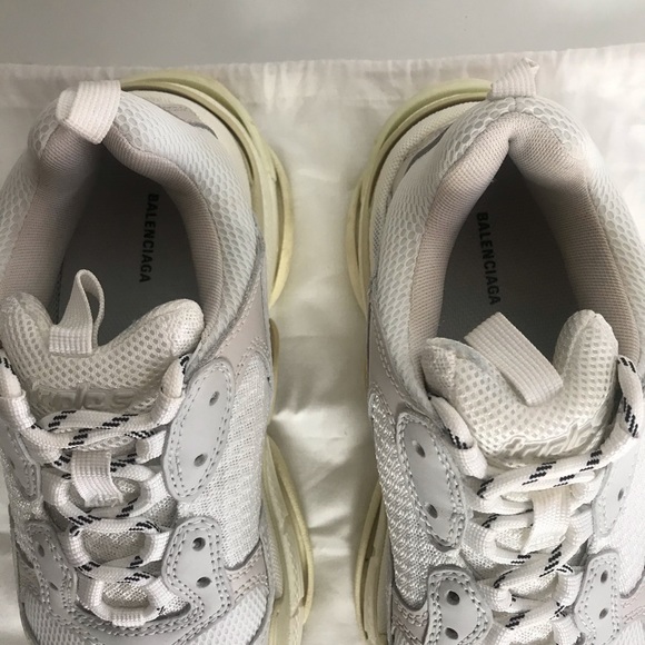 Balenciaga Triple S Sneakers ⚡️ SOLD - Picture 4 of 11